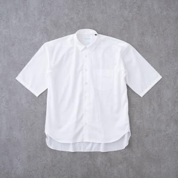 Cリラックスバックプリーツシャツ＜ホワイト＞（半袖）