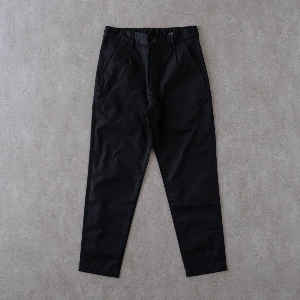 VENTILE ストレートパンツ＜ブラック＞